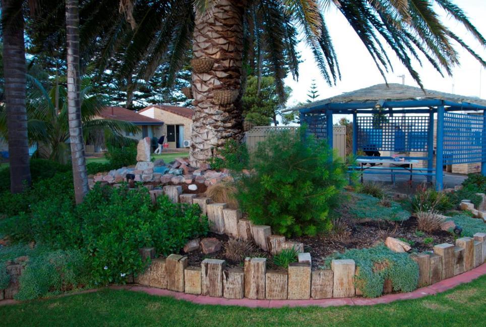 Esperance Beachfront Resort Exterior photo