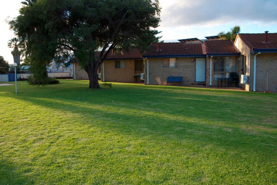 Esperance Beachfront Resort Exterior photo