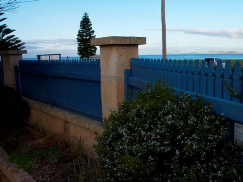 Esperance Beachfront Resort Exterior photo